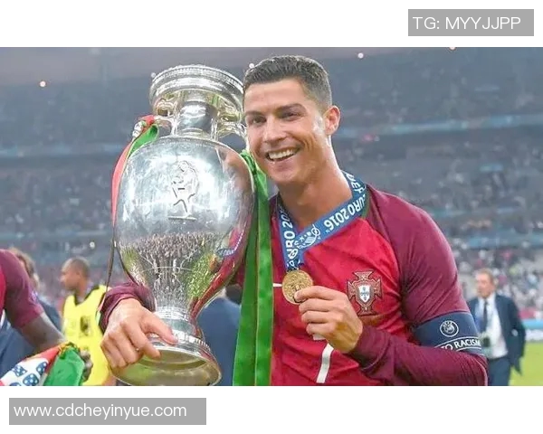 足球明星欧切尔的传奇旅程与辉煌成就揭秘