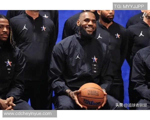 全明星合照视频篮球盛典精彩瞬间回顾与球星风采展示